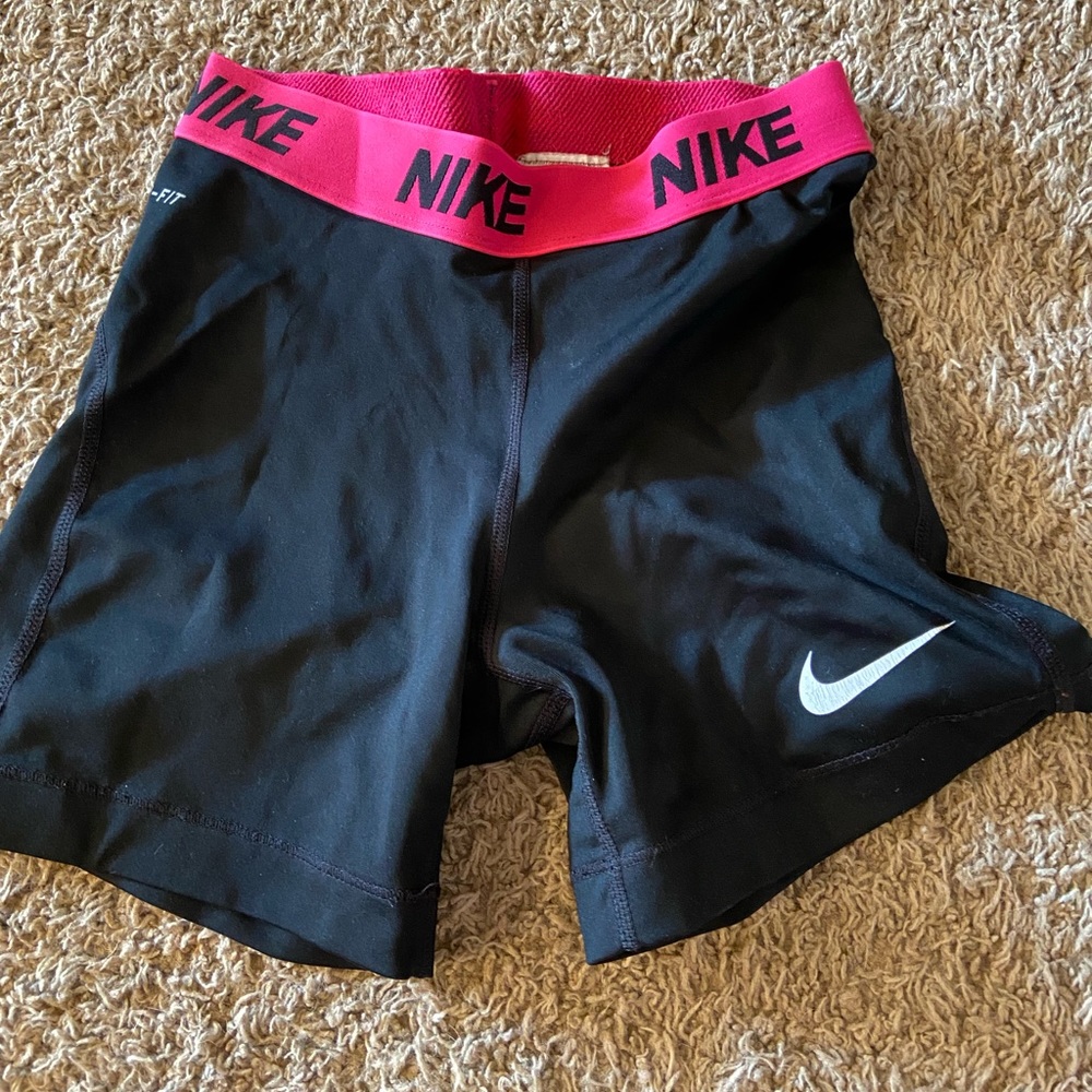 Women xs Nike pros